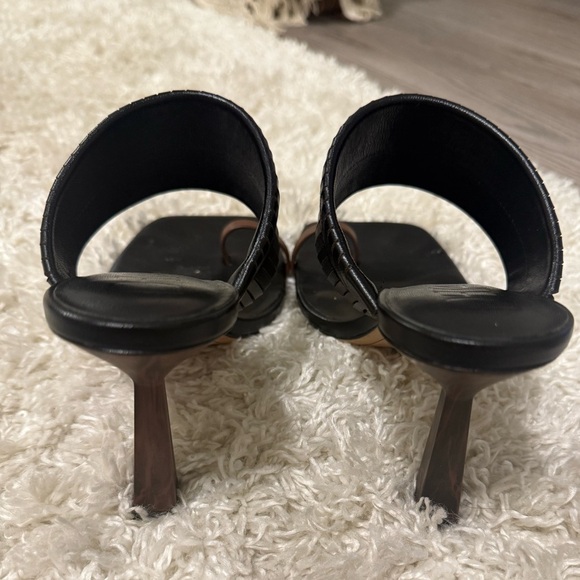 Deltan Women's Kelsea Leather Toe Loop Dress Sandals Black Size 10 M - Picture 5 of 16